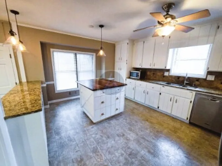 2312 Kilkenny Way NE — Photo 3