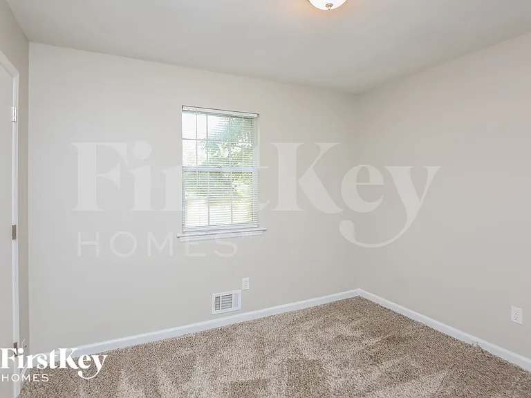 1121 Danube Trl — Photo 16