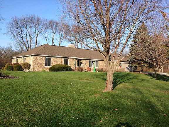 2nd image of 985 Todd Ct