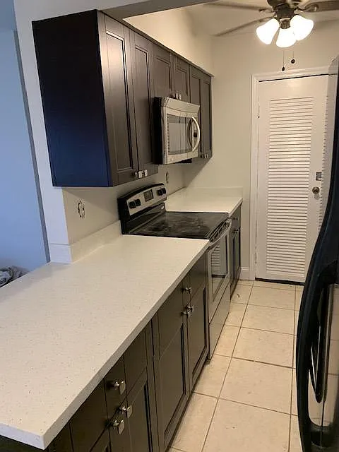 735 N East Ct — Photo 4