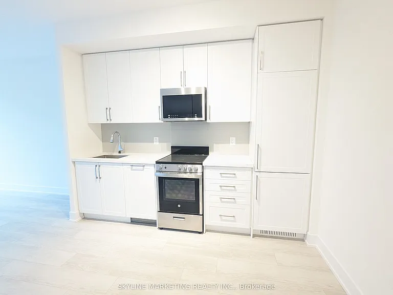 2450 Old Bronte Rd #524 — Photo 2