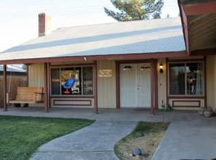 521 Cottonwood Dr, Ridgecrest, CA 93555