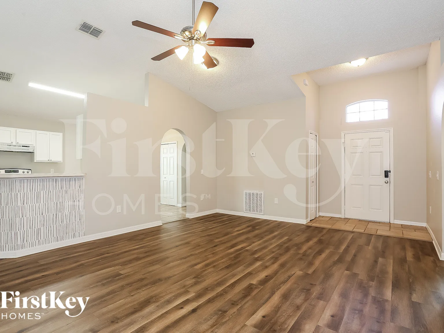 3 bed, 2.0 bath, 1564 sqft, $2,150 — Photo 3