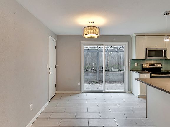 3rd image of 9005 N Peninsular Ave