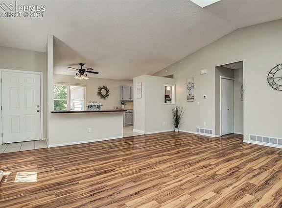 4th image of 8425 Sassafras Dr