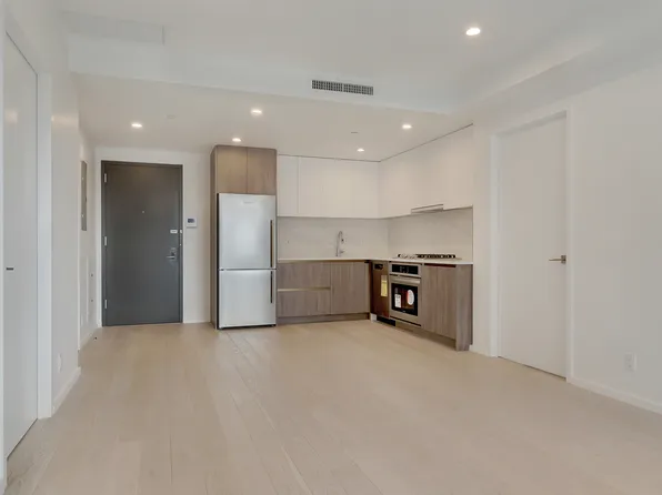 2286 Cropsey Avenue image 1 of 14