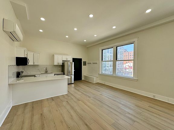 5th image of 203 E 7th St #3B