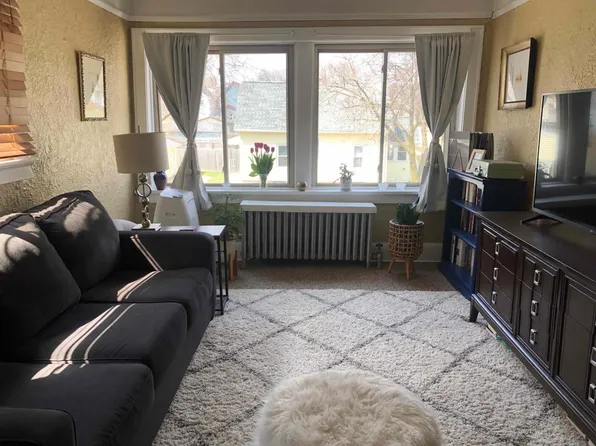 2402 S Lenox St APT 4, Milwaukee, WI 53207