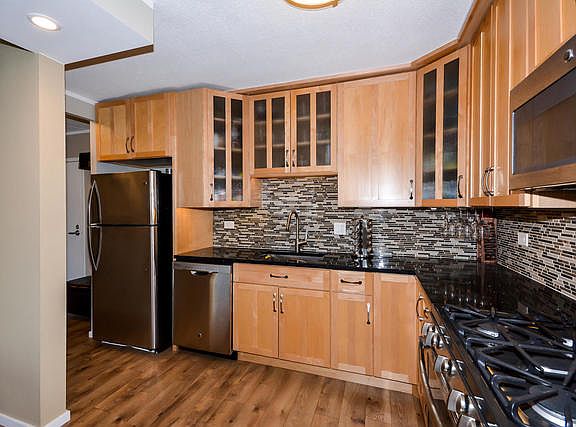 5th image of 5500 Lincoln Ave Unit 314