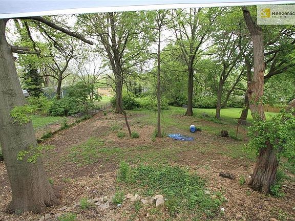Fully fenced almost a acre lot