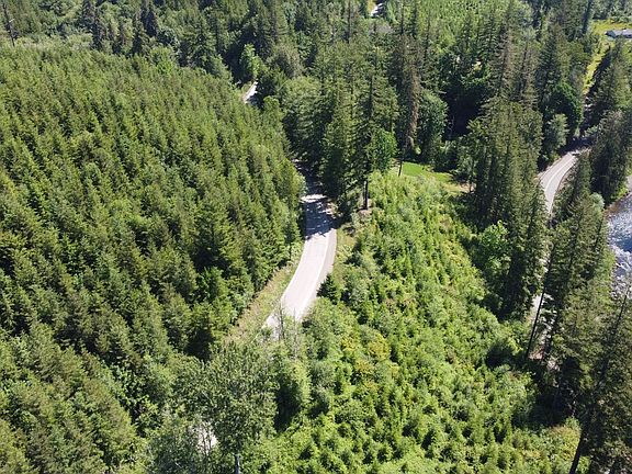 3rd image of 7002 Kalama River Rd
