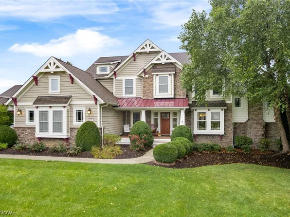 727 Walden Reserve Blvd, Hinckley, OH 44233