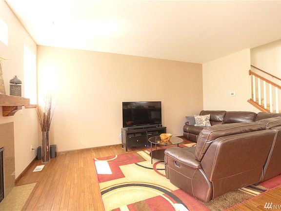 3rd image of 778 T St SE