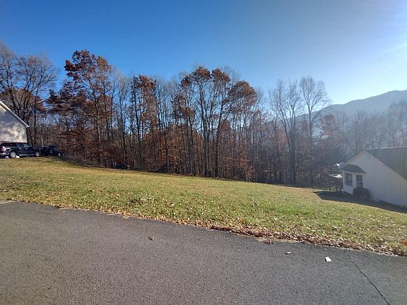 3rd image of Moccasin Hills Dr