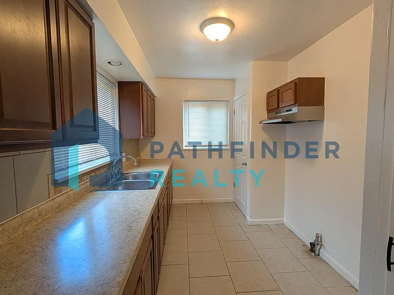 145 Waverly Ave — Photo 6