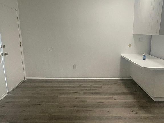 5th image of 6121 Crenshaw Blvd #5