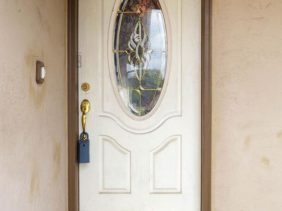 5th image of 2117 El Capitan Ave