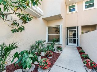 419 Emerald Bay CIR #B6, NAPLES, FL 34110