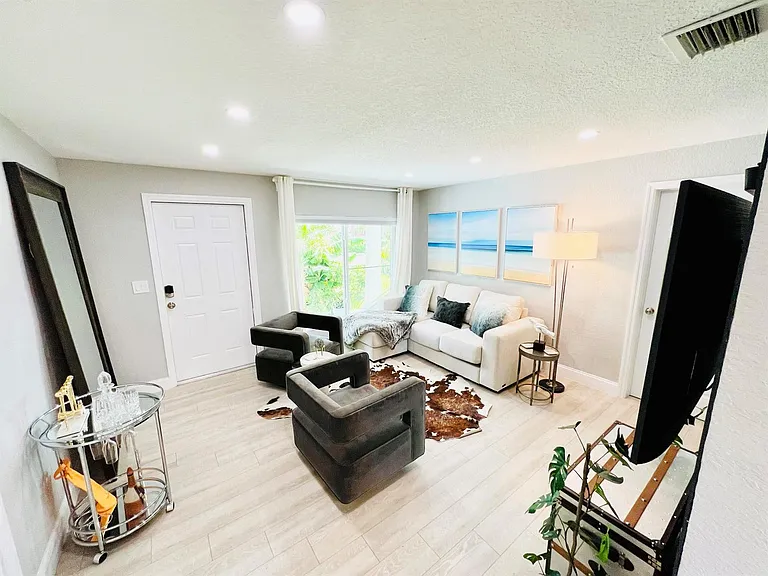5365 N Andrews Ave — Photo 7