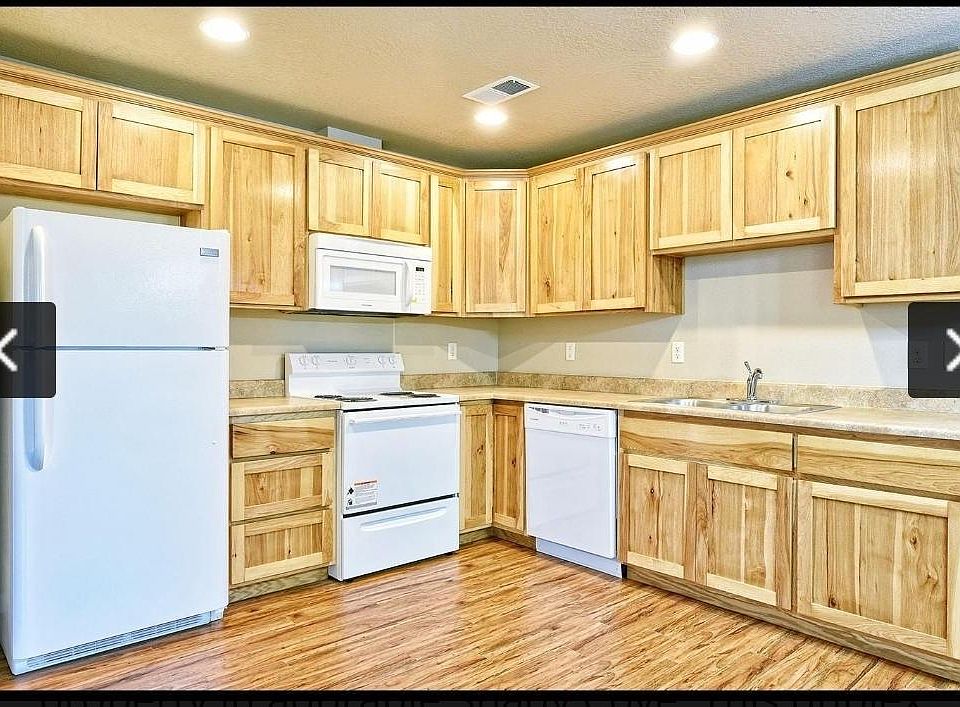 1st image of 1025 Celtic Cir #B