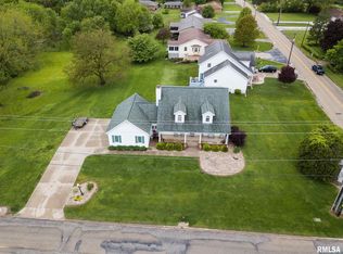 105 Illini Dr, East Peoria, IL 61611