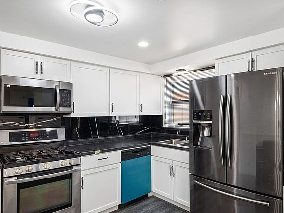 5th image of 1145 E 90th St