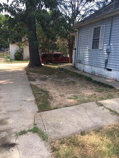 2nd image of 114 Hill St