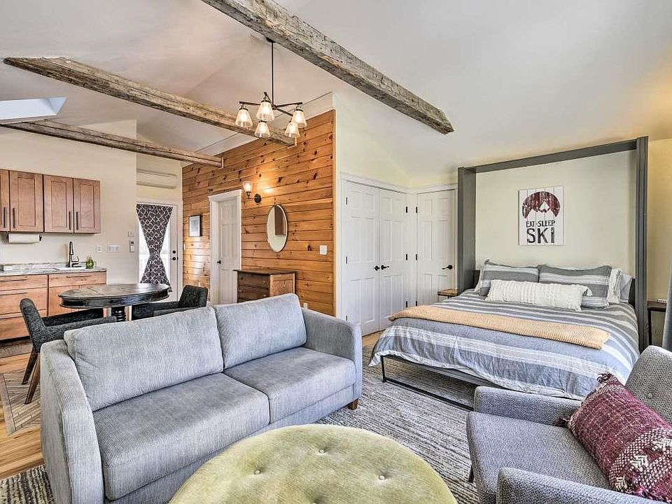 4706 Waterbury Stowe Road UNIT 4 The Loft, Waterbury Center, VT 05677