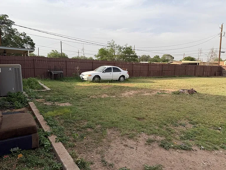 1002 Denton St — Photo 19