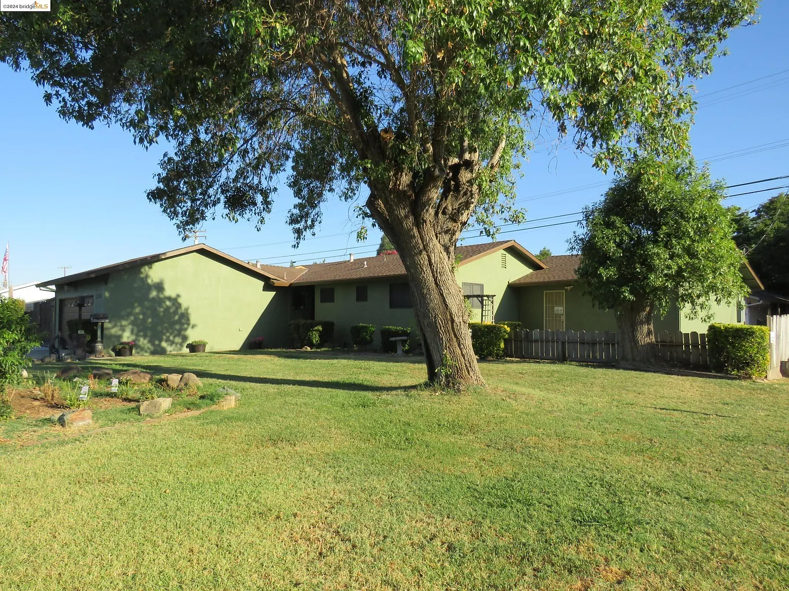 1713 Couchman Ln photo 1