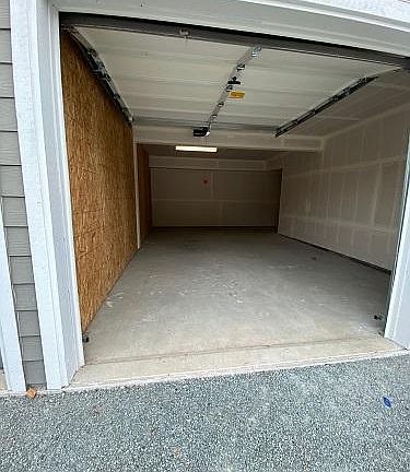 5th image of 631 S 159th St