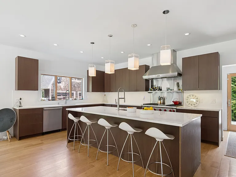 2 Pleasant Ave — Photo 18