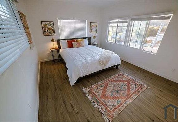 3rd image of 5648 Berkshire Dr