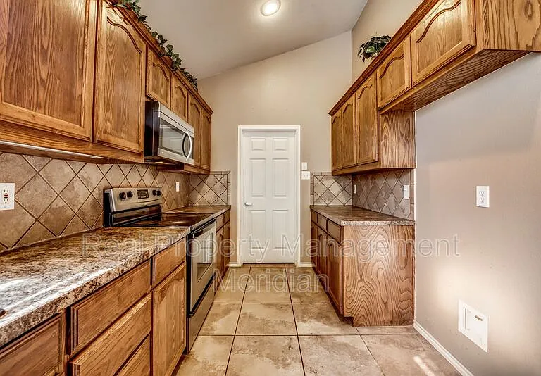 2104 Carlotta Dr — Photo 9