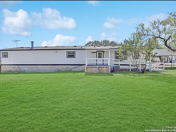 3rd image of 346 COUNTY ROAD 5633