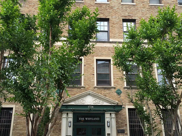 Facade - 17th St.