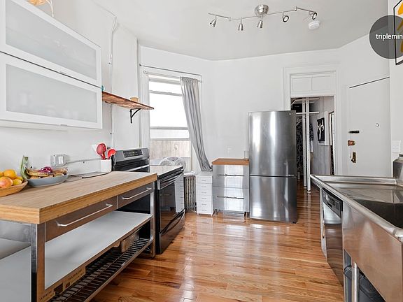 3rd image of 248 E 7th St APT 24
