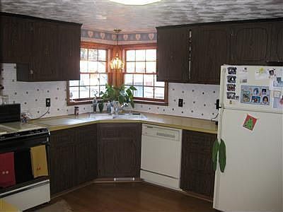5th image of 3120 Searsdale Ave