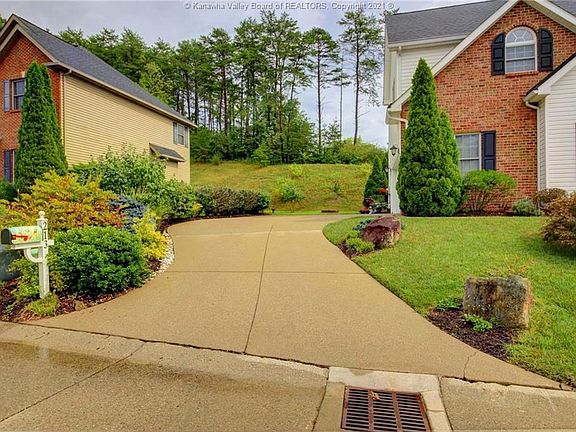 3rd image of 213 Southern Woods Dr