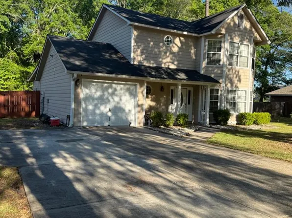402 Willow Oak Ln, Hinesville, GA 31313
