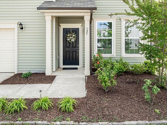 2nd image of 25 Duchess Ave