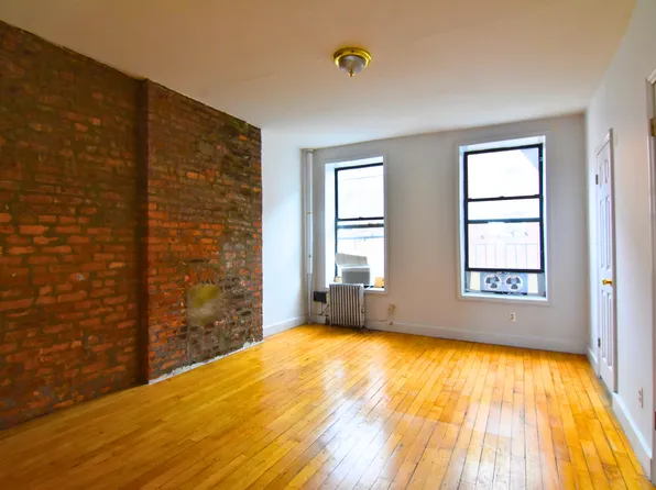 159 1/2 Columbia Street image 1 of 4