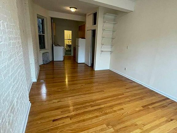 3rd image of 218 E 27th St #20A