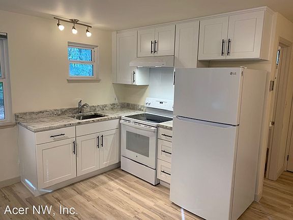 4th image of 11327 1/2 8th Ave NE #W39