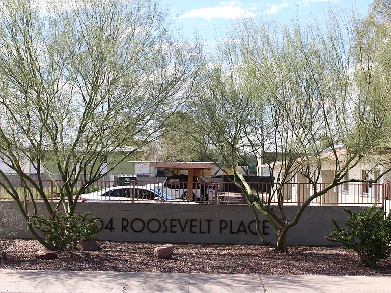 604 S Roosevelt St — Photo 13