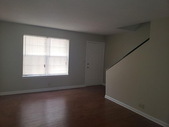 5th image of 624 Castlegate Dr