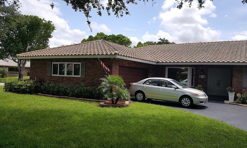 1st image of 420 NW 94th Way