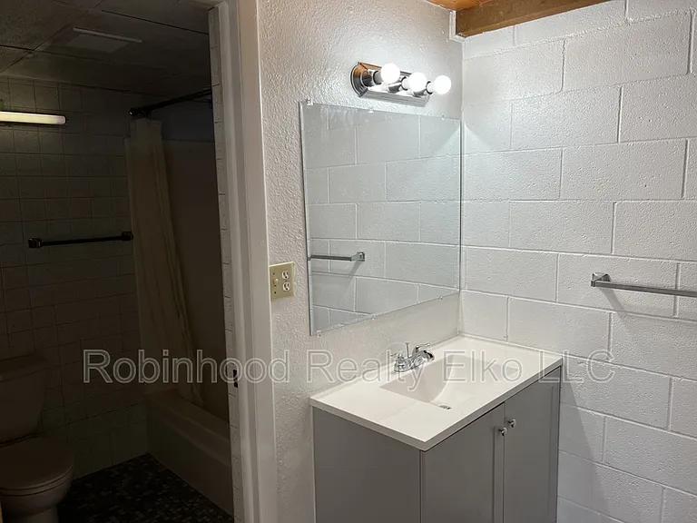 340 6th St #35 — Photo 9
