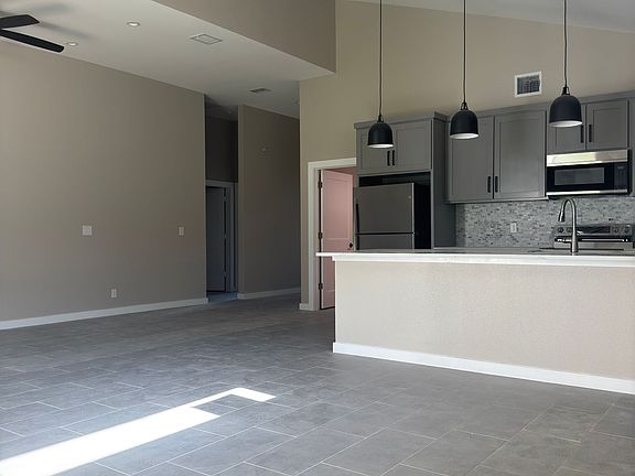 3rd image of 2825 Avenue L