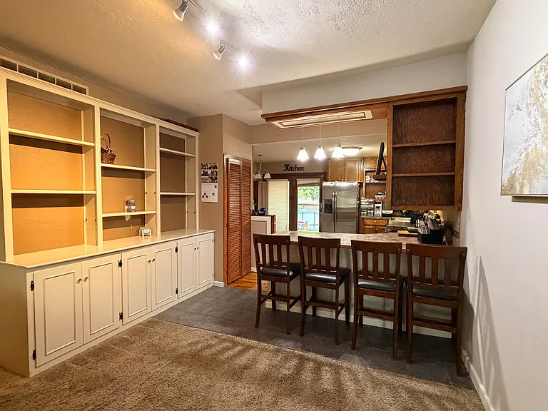 1032 N Saint Paul St — Photo 8